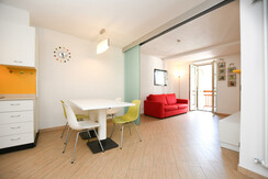 soggiorno con divano letto matrimoniale