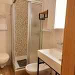  Photo of Apartment, shower or bath, toilet, south