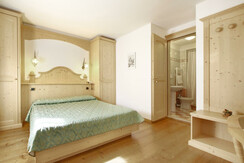 Hotel Touring Predazzo camera superior 1