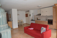 Vacanze_Casa_del_sole_giallo_1