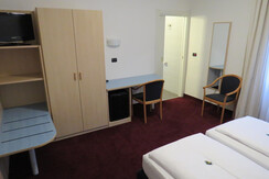 Camera doppia senza balcone