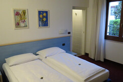 Camera doppia senza balcone