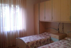 Camera da letto appartamento 1o piano 02