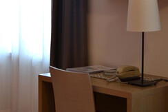 scrivaniacameraprezzemolo