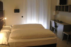 Alloro Room 4