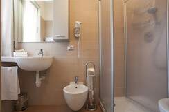 bagno camera standard doppia Doppelzimmer 