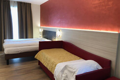 red wall Rot parete rossa Panorama new room