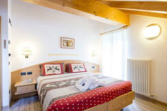 camera matrimoniale a canazei_camere a canazei_hot