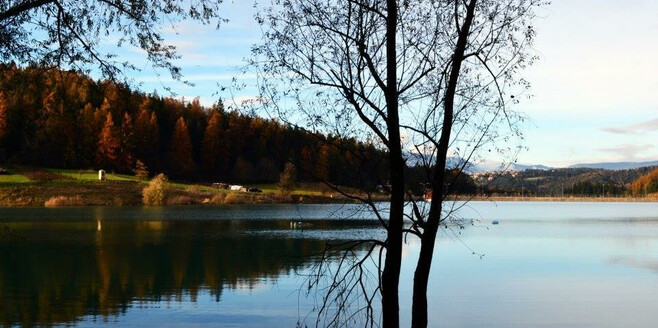 Lago di Coredo autunno