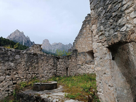 Visita Guidata al Castel Pietra