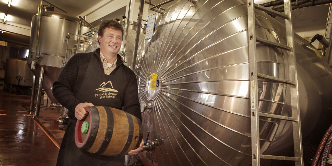 THIS SPRING, PLAY WITH THE REFLECTIONS OF WATER #3