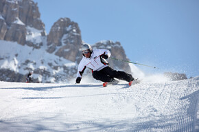 V TRENTINU DOKÁŽÍ PŘI PŘÍPRAVĚ SJEZDOVEK TÉMĚŘ ZÁZRAKY