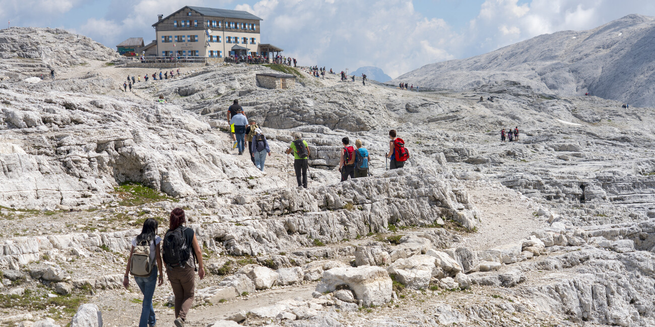 Wenn die Natur zur Bühne wird. Sommerfestivals und offene Berghütten im Trentino #1