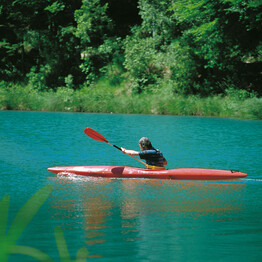 Adrenalin im Wasser – Canyoning und Wildwasserrafting im Trentino 