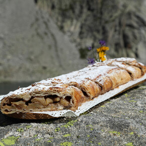 Apple Strudel with Trentino Mountain Flowers