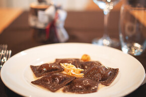 Skifahren, Schnee und Schlemmerei