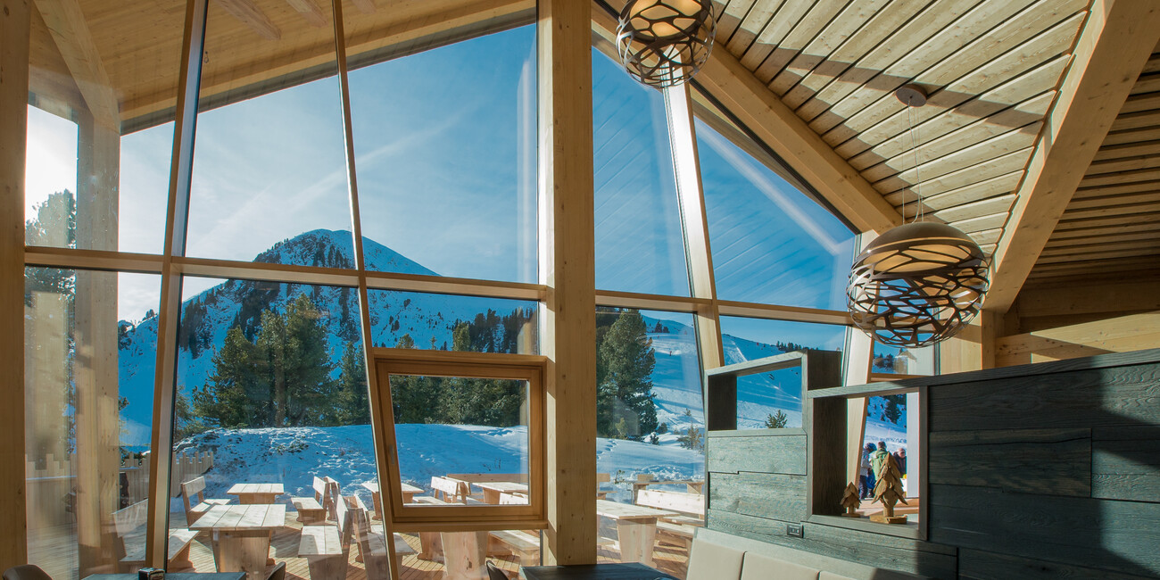 A SLALOM BETWEEN GOURMET MOUNTAIN HUTS  #4