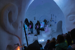 PARAD-ICE MUSIC: ICE CONCERTS, ON THE ICE
