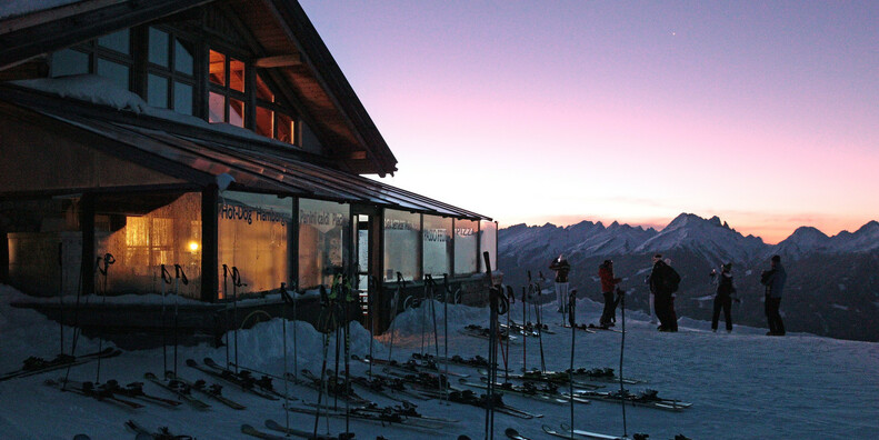 L’emozione di sciare all’alba #2