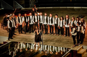 Storie mediterranee all'alba delle Dolomiti