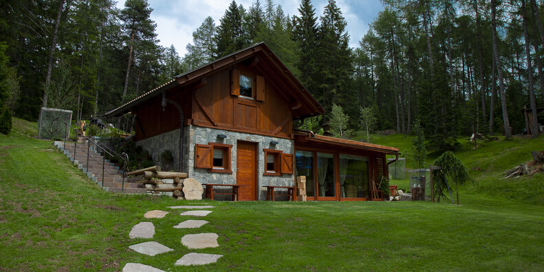 HOME AWAY FROM HOME: TRENTINO’S FINEST MOUNTAIN HIDEAWAYS  FOR DIGITAL NOMADS #5