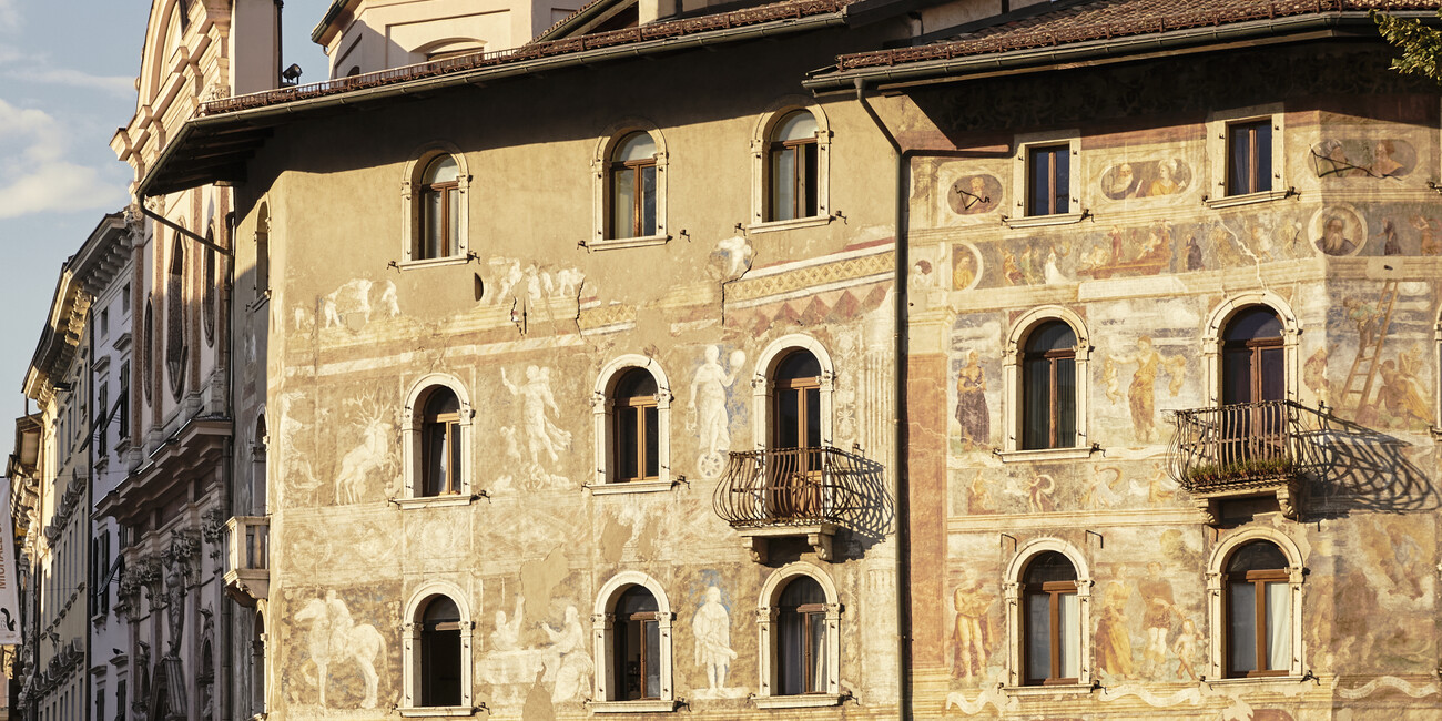 Alte Palazzi, moderne Museen und eine Seilbahn mit Aussicht #1