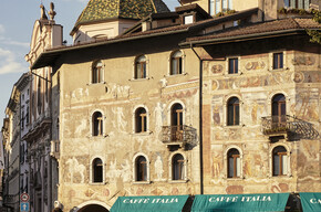 Alte Palazzi, moderne Museen und eine Seilbahn mit Aussicht