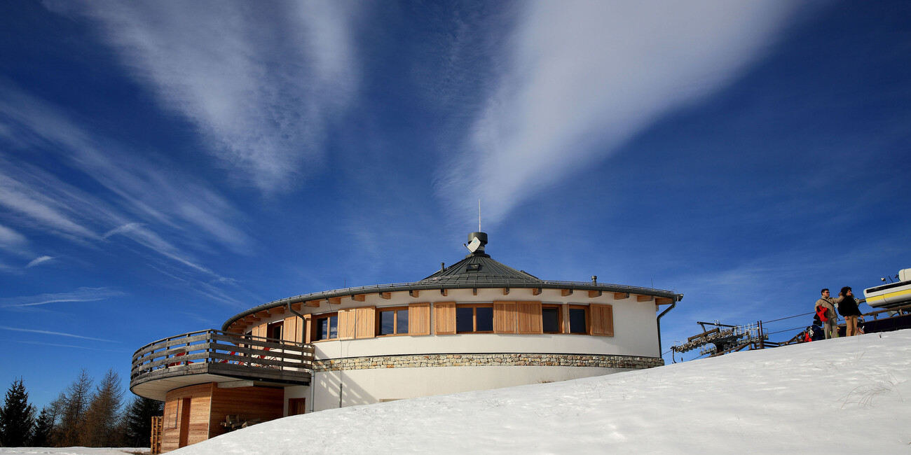 A SLALOM BETWEEN GOURMET MOUNTAIN HUTS  #2