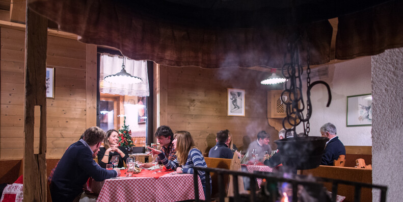 A SLALOM BETWEEN GOURMET MOUNTAIN HUTS  #9