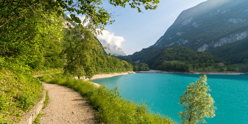 WALK BETWEEN WATER AND SKY IN TRENTINO, WHERE EACH LAKE HAS ITS OWN COLOUR #2