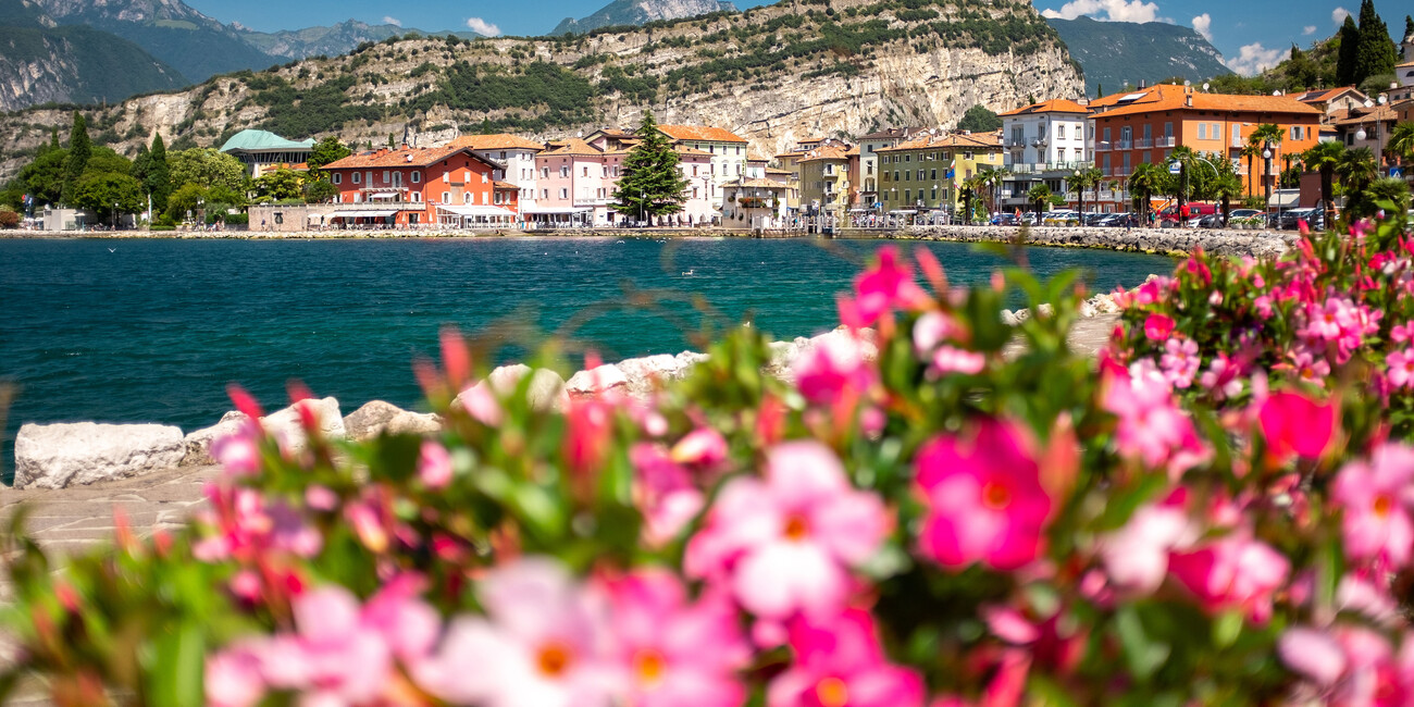 LA NATURA SI RISVEGLIA E INVITA A GIOCARE CON I RIFLESSI DELL’ACQUA  #1