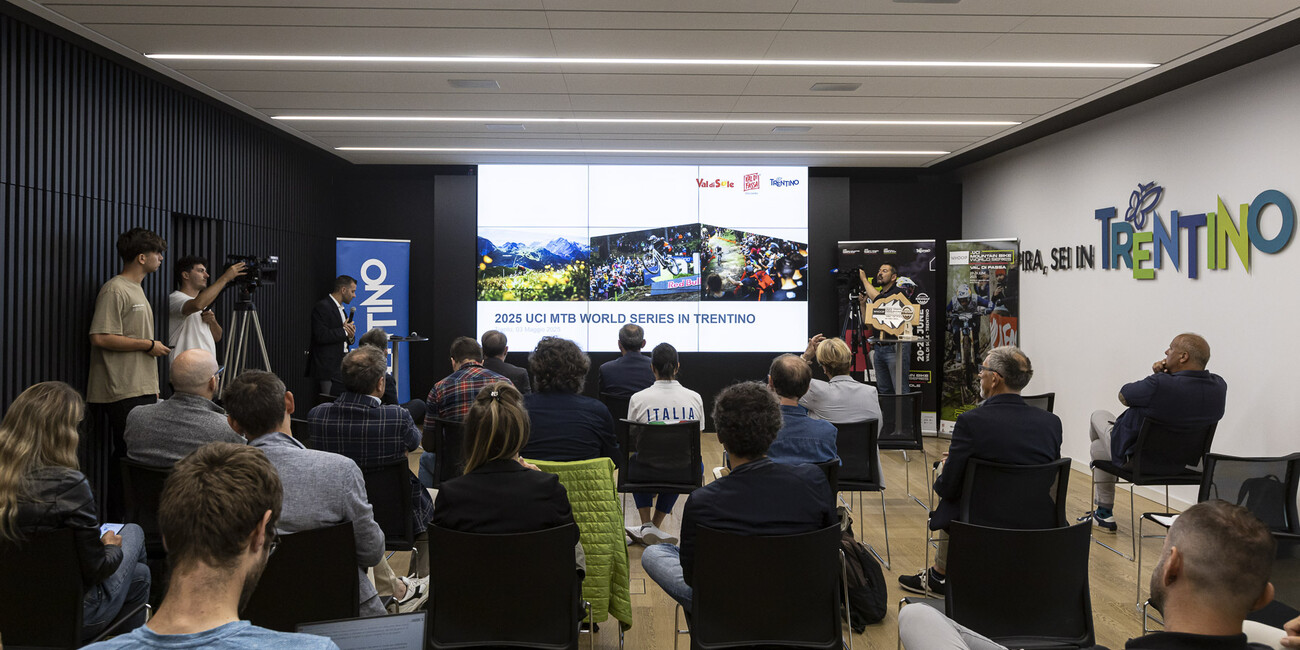 Nella casa del turismo trentino, due weekend di mountain bike mondiale. Val di Fassa e Val di Sole protagoniste della WHOOP UCI Mountain Bike World Series #4