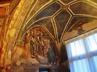 Castel Pietra | © Foto Archivio Apt