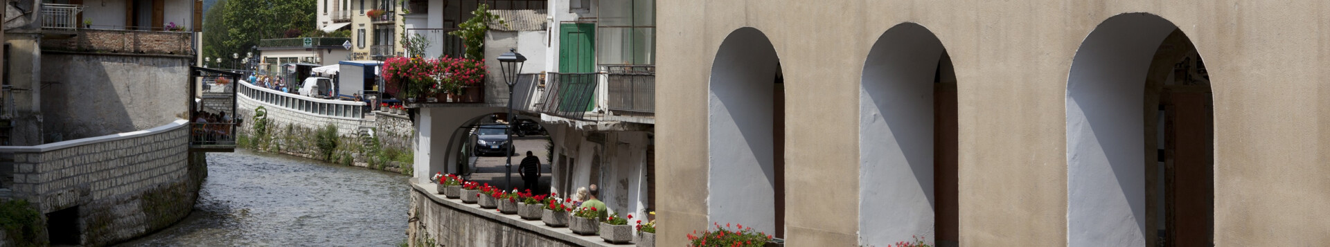 Tra il fiume e le montagne | © Foto Archivio Apt