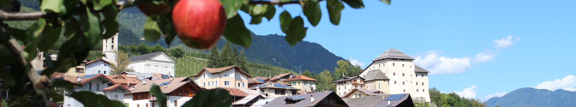 At the foot of the castle | © Castel Caldes - APT Val di Sole - photo D. Andreis