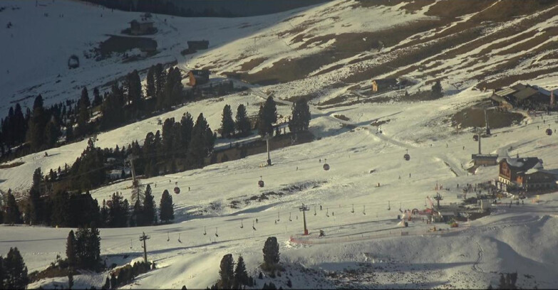 Webcam Pampeago  - Predazzo -  Obereggen - Zischg und Ganischger Berghütten