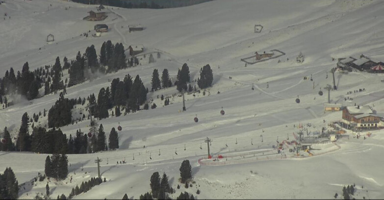 Webcam Pampeago  - Predazzo -  Obereggen - Mountain huts Zisch and Genischer
