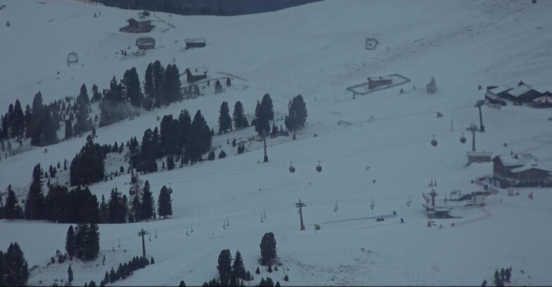 Webcam Pampeago  - Predazzo -  Obereggen - Mountain huts Zisch and Genischer