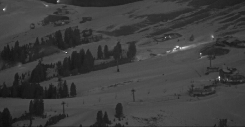 Webcam Pampeago  - Predazzo -  Obereggen - Mountain huts Zisch and Genischer