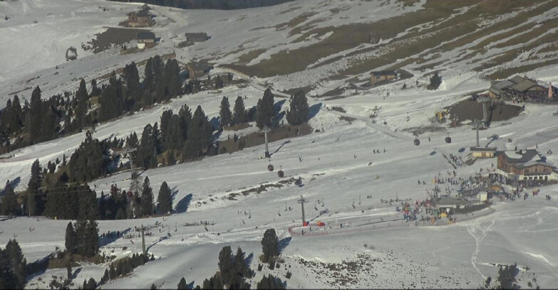 Webcam Pampeago  - Predazzo -  Obereggen - Mountain huts Zisch and Genischer