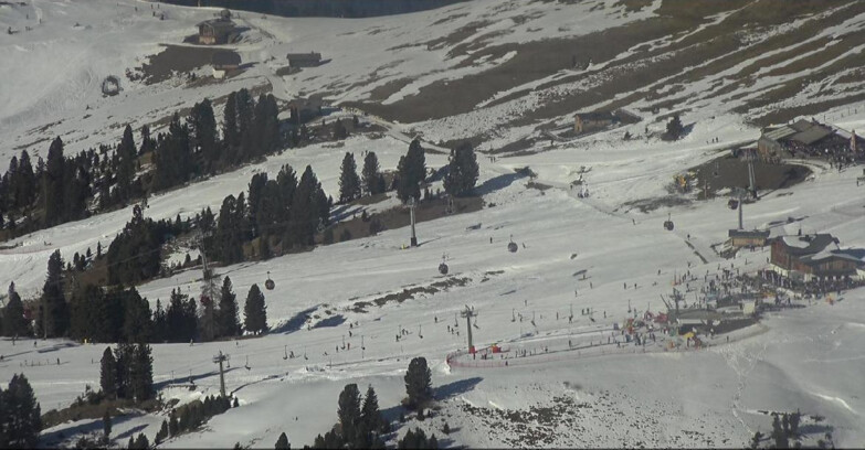 Webcam Pampeago  - Predazzo -  Obereggen - Mountain huts Zisch and Genischer