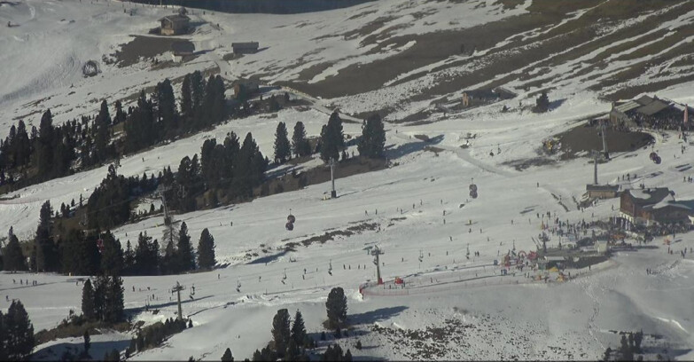 Webcam Pampeago  - Predazzo -  Obereggen - Mountain huts Zisch and Genischer