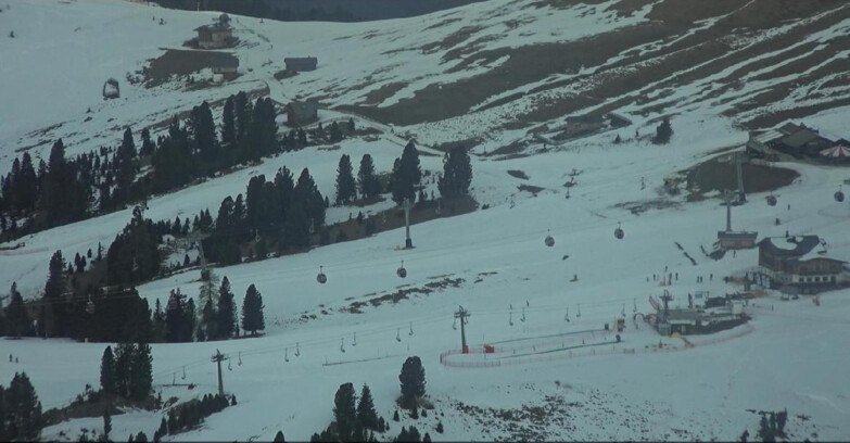 Webcam Pampeago  - Predazzo -  Obereggen - Mountain huts Zisch and Genischer