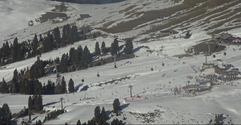 Webcam Pampeago  - Predazzo -  Obereggen - Mountain huts Zisch and Genischer