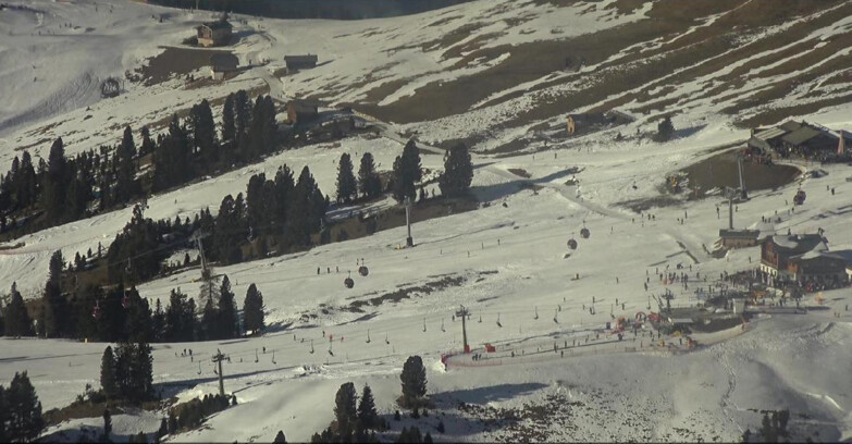 Webcam Pampeago  - Predazzo -  Obereggen - Mountain huts Zisch and Genischer