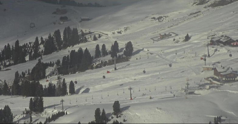 Webcam Pampeago  - Predazzo -  Obereggen - Mountain huts Zisch and Genischer