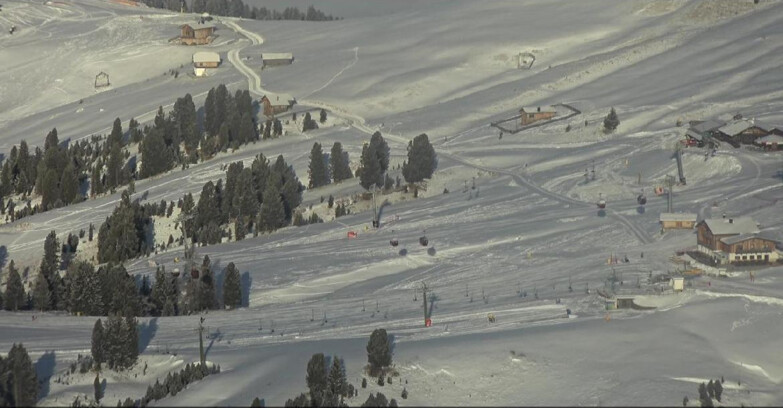 Webcam Pampeago  - Predazzo -  Obereggen - Mountain huts Zisch and Genischer