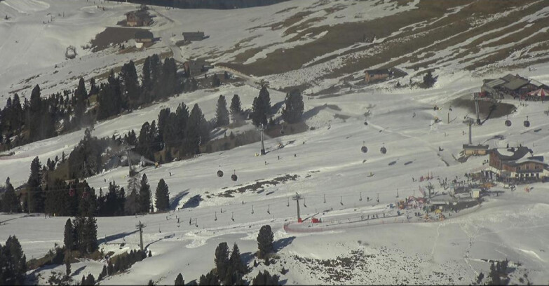 Webcam Pampeago  - Predazzo -  Obereggen - Mountain huts Zischg and Ganischger