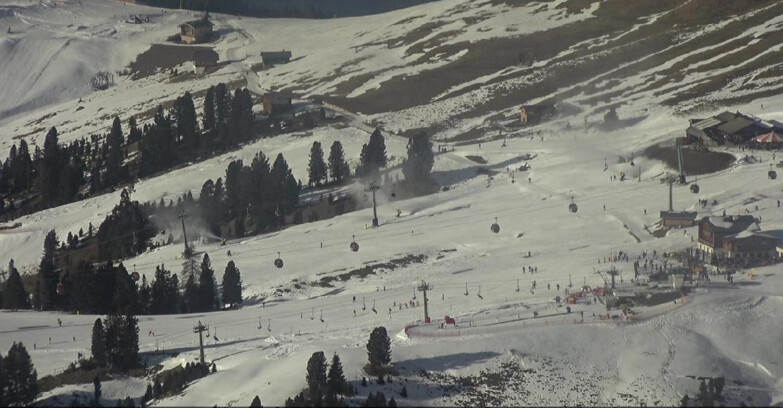 Webcam Pampeago  - Predazzo -  Obereggen - Mountain huts Zischg and Ganischger