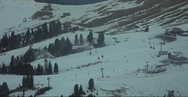 Webcam Pampeago  - Predazzo -  Obereggen - Mountain huts Zischg and Ganischger